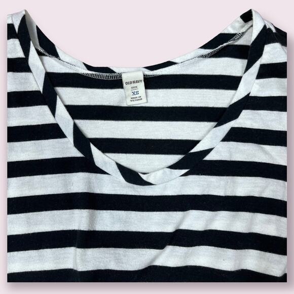 💎5/$25💎 Old Navy striped dress - Picture 2 of 5